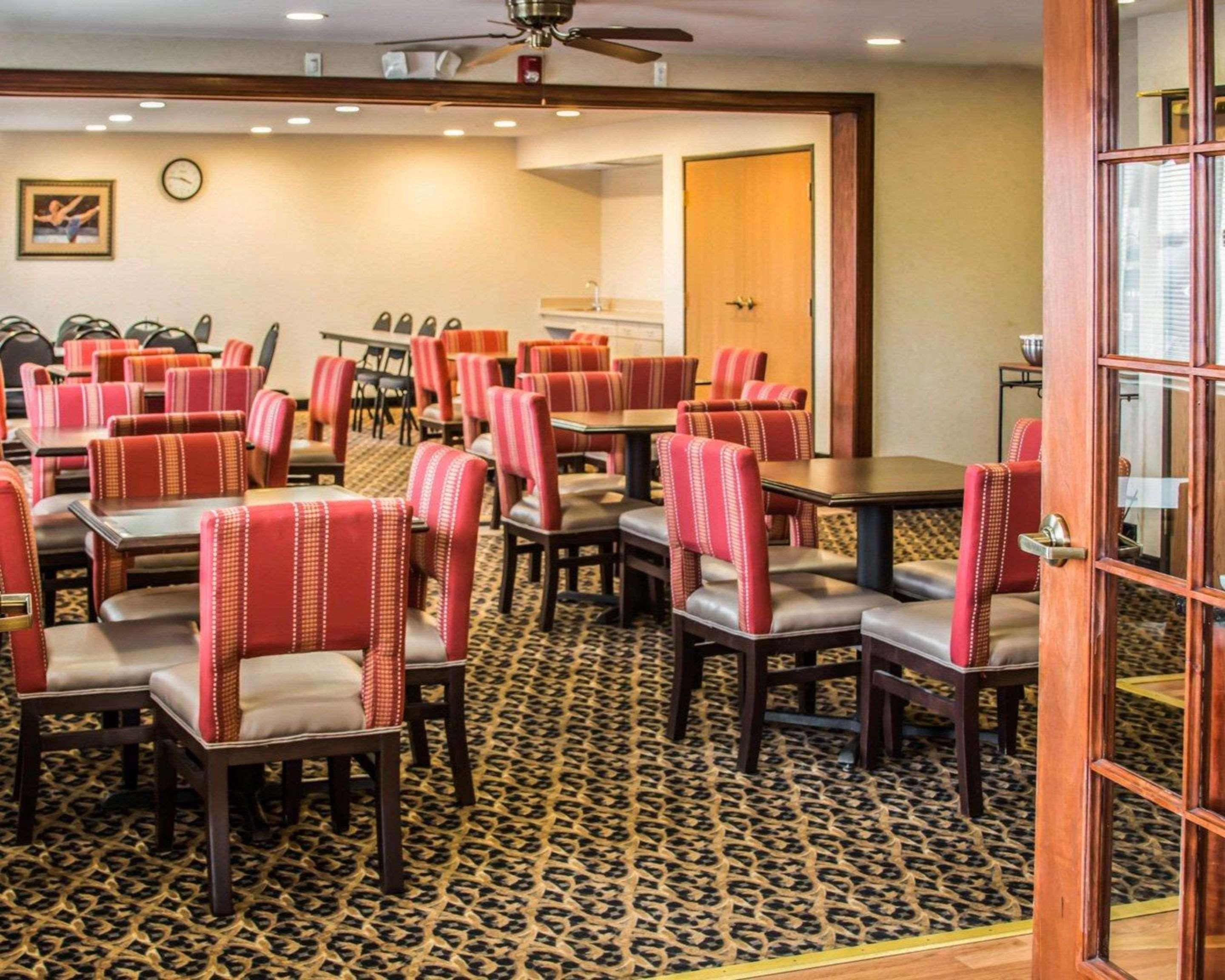 Comfort Inn & Suites Dimondale - Lansing Экстерьер фото