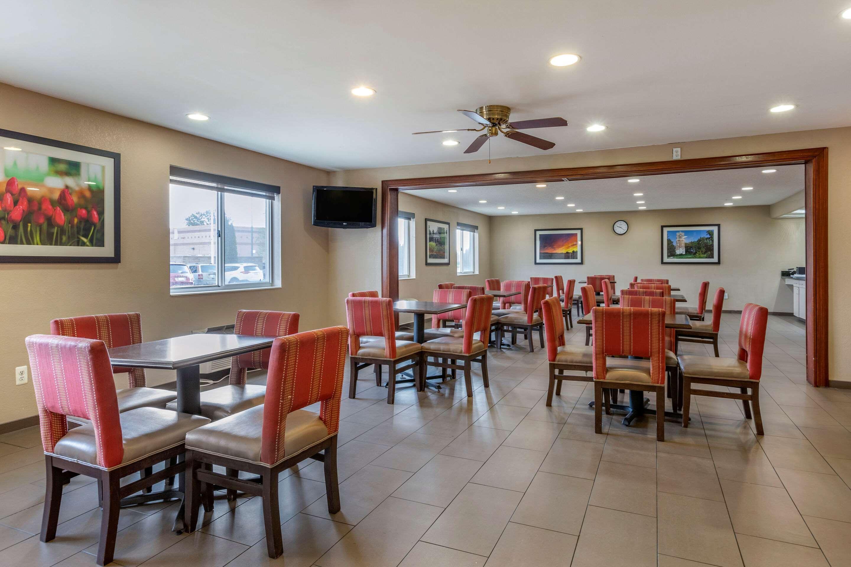 Comfort Inn & Suites Dimondale - Lansing Экстерьер фото