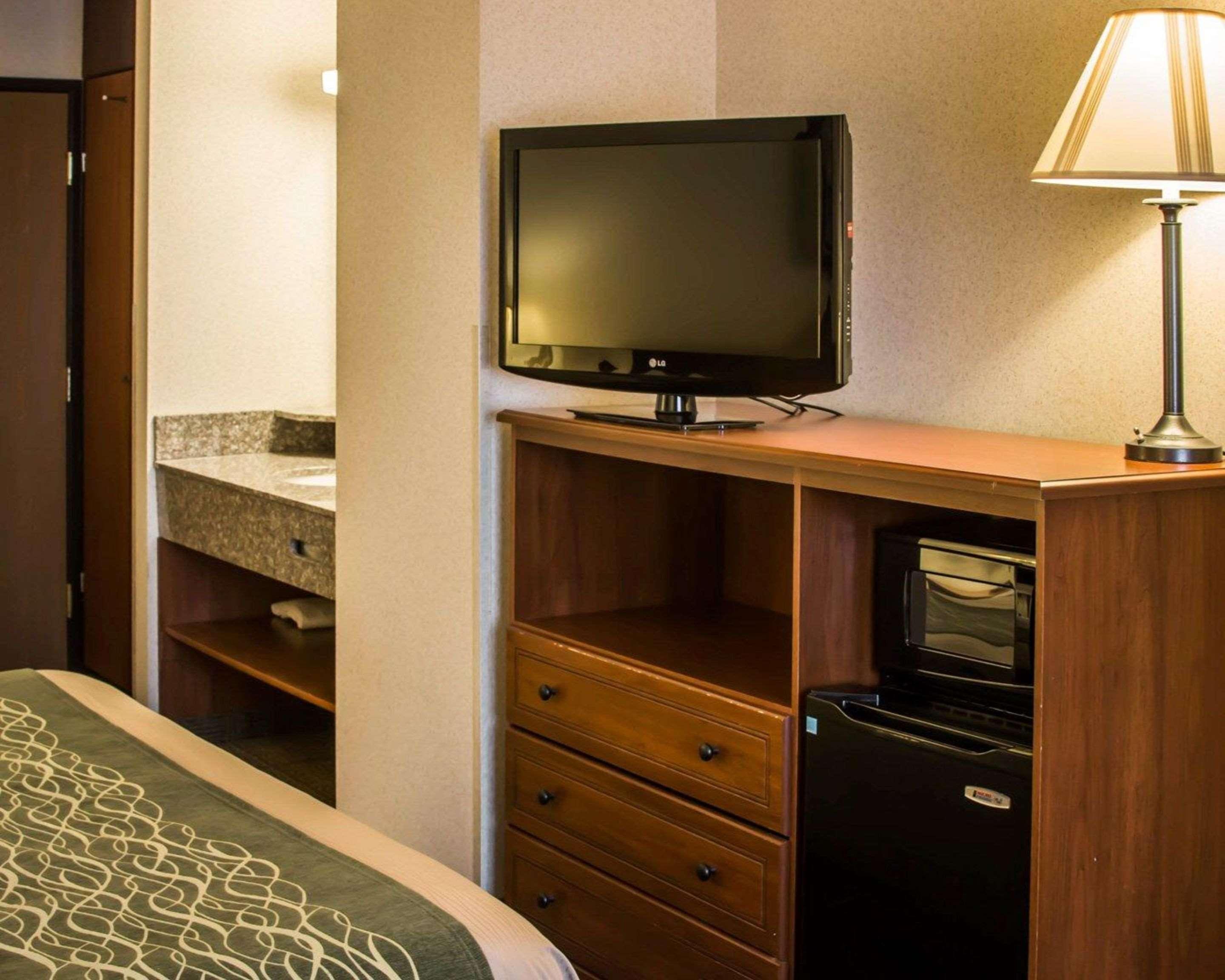 Comfort Inn & Suites Dimondale - Lansing Экстерьер фото