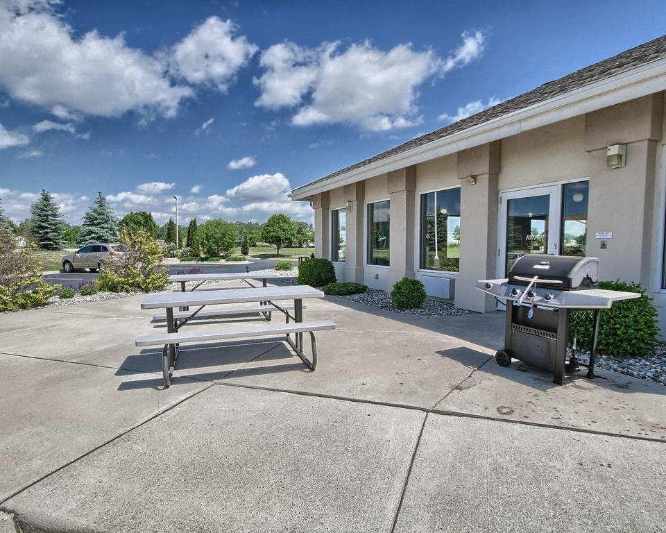 Comfort Inn & Suites Dimondale - Lansing Экстерьер фото