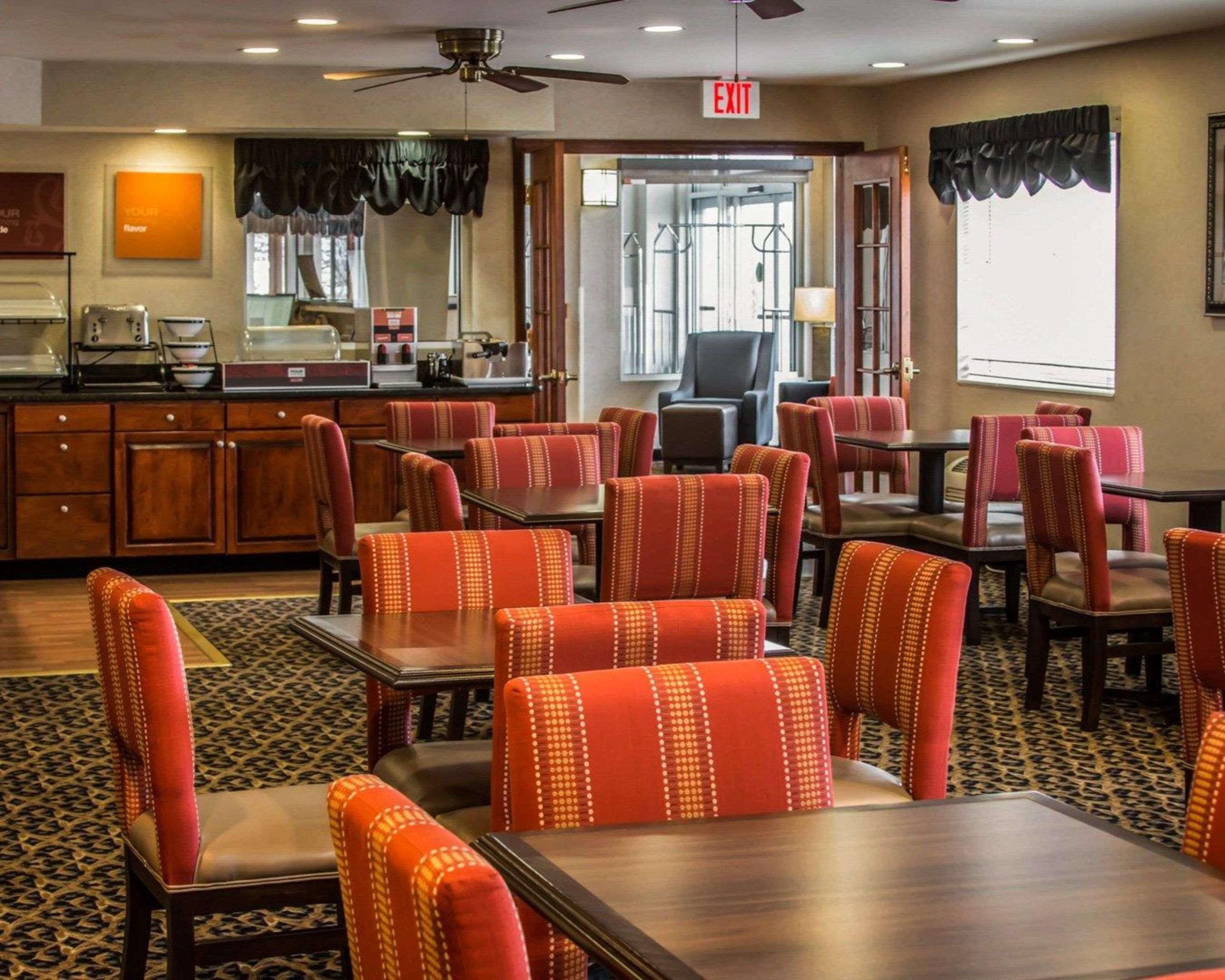 Comfort Inn & Suites Dimondale - Lansing Экстерьер фото