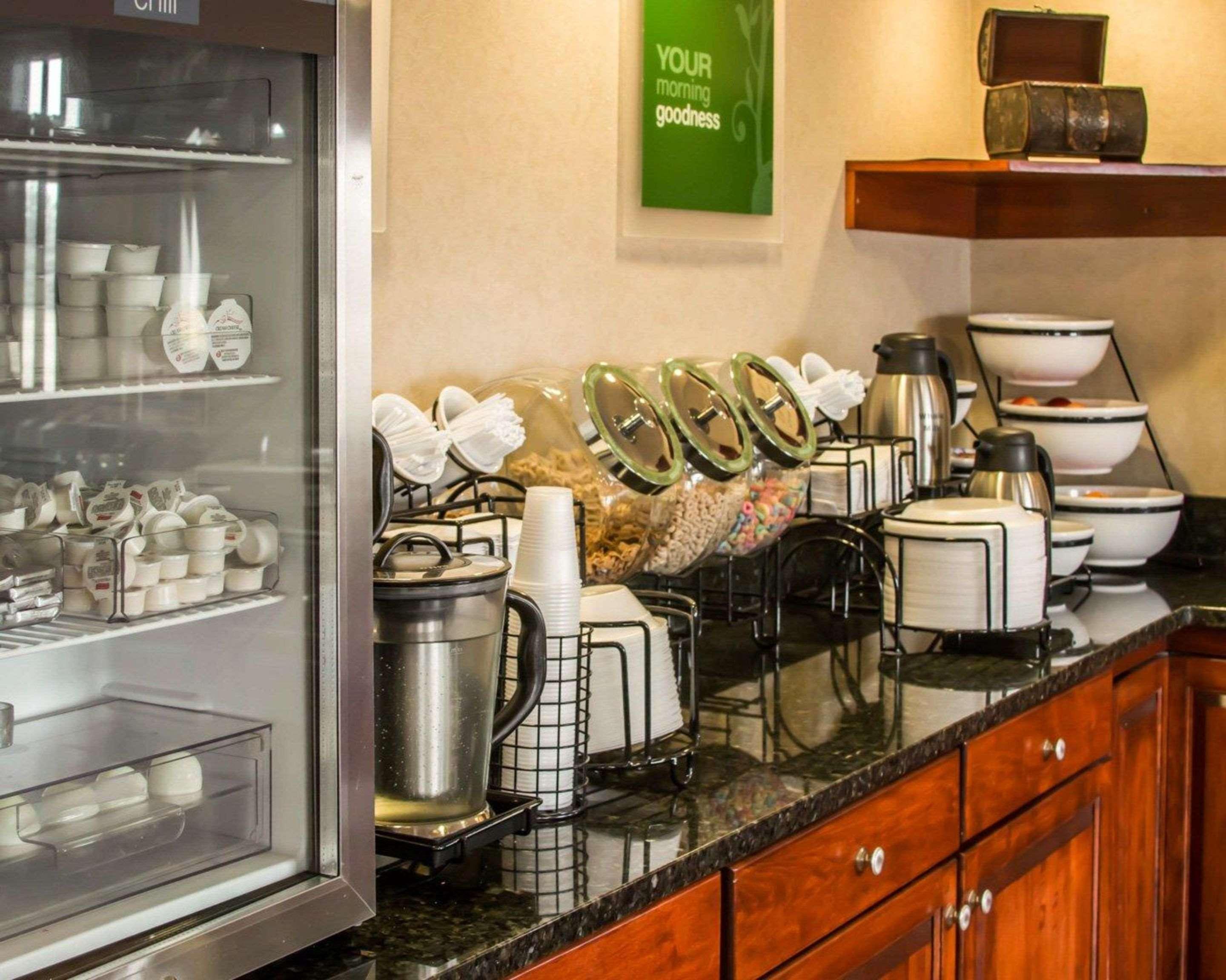 Comfort Inn & Suites Dimondale - Lansing Экстерьер фото