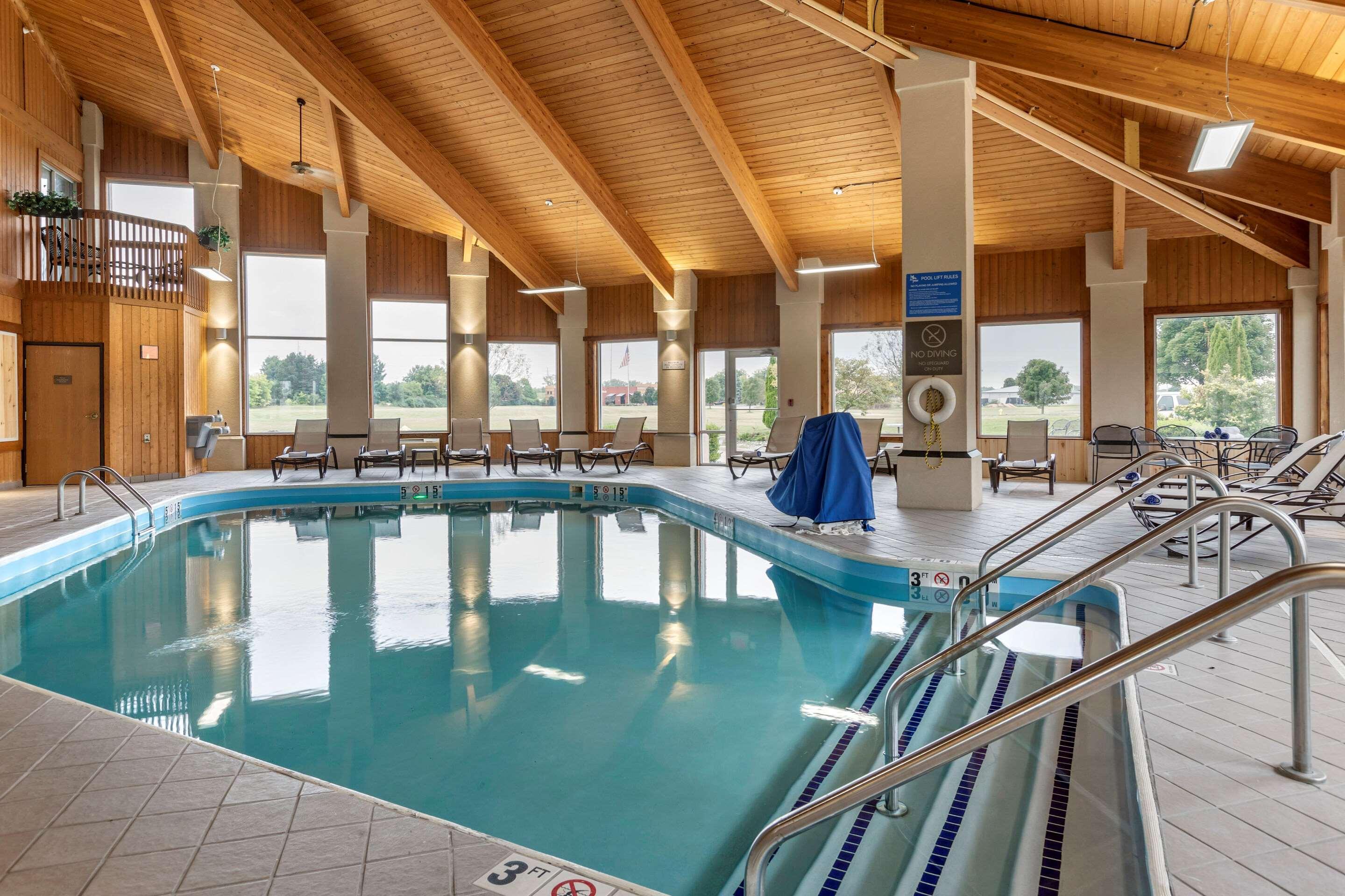 Comfort Inn & Suites Dimondale - Lansing Экстерьер фото