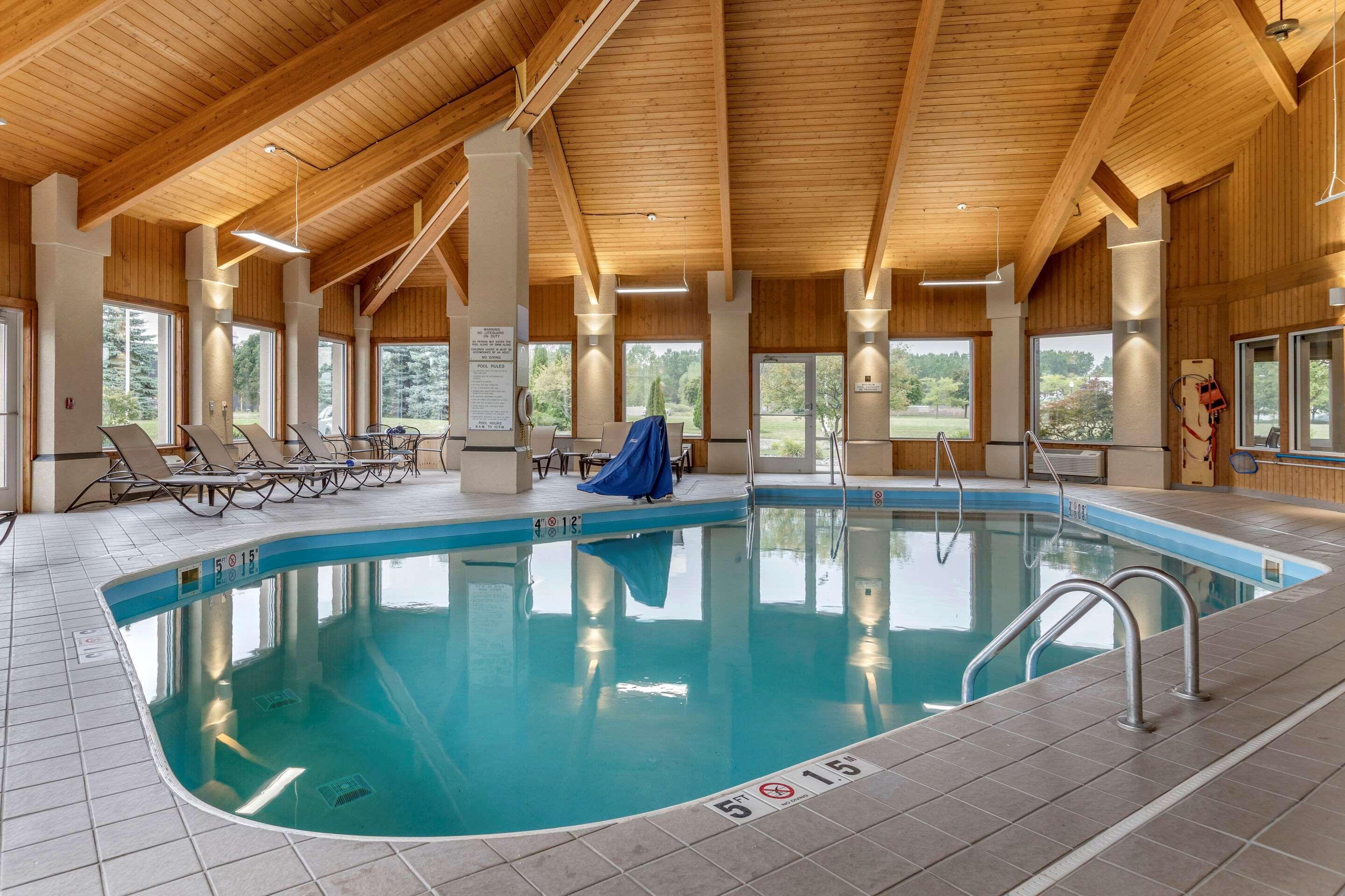 Comfort Inn & Suites Dimondale - Lansing Экстерьер фото